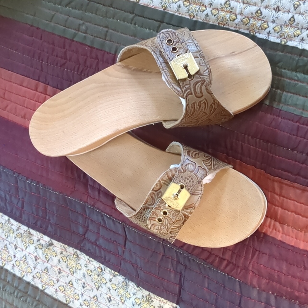 vintage DR SCHOLL'S* wooden/ embossed leather adj. strap exercise sandal sz 9